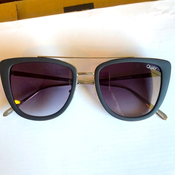 Quay French Kiss Sunglasses - Picture 1 of 6